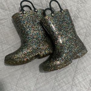 Black rainbow sparkle, size 8 toddler rain boots